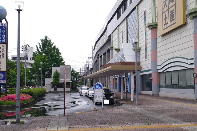 古川駅のタクシー乗り場の写真