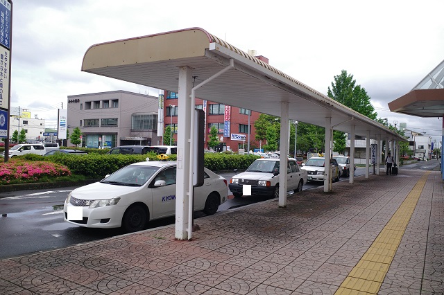 古川駅のタクシー乗り場の写真