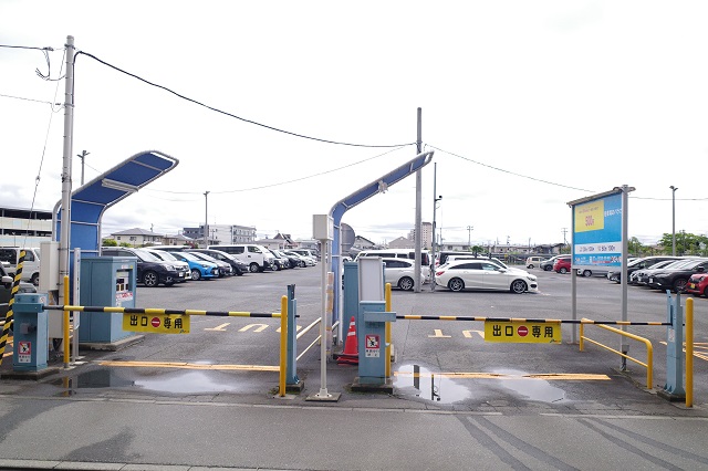 東口パラカ駐車場の写真
