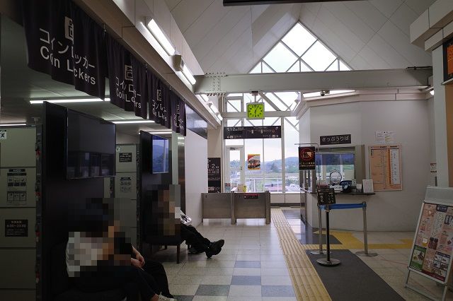 軽井沢駅二階のコインロッカーの場所の写真