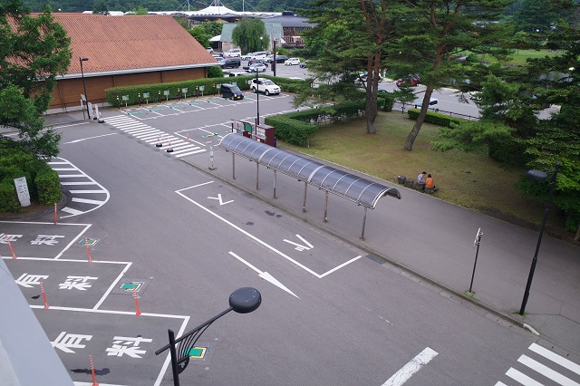 軽井沢駅南口の駐車場の場所の写真