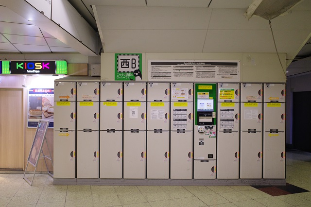 新宿駅⑧番の場所のコインロッカー