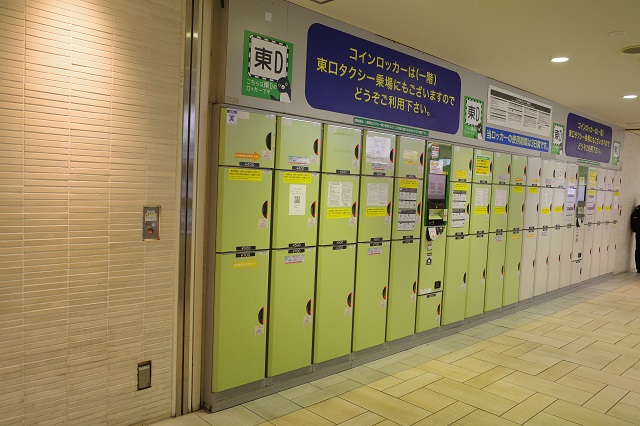 新宿駅⑨番の場所のコインロッカー