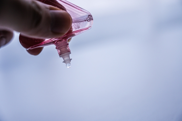 二階から目薬のイメージ写真