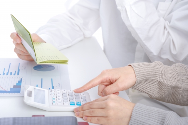 貧乏暇なしのイメージ写真 