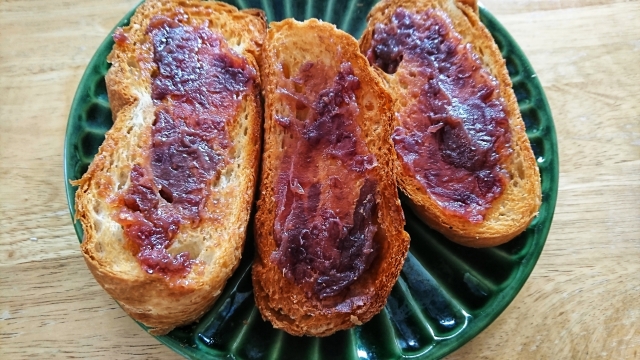 傷口に塩を塗るのイメージ写真