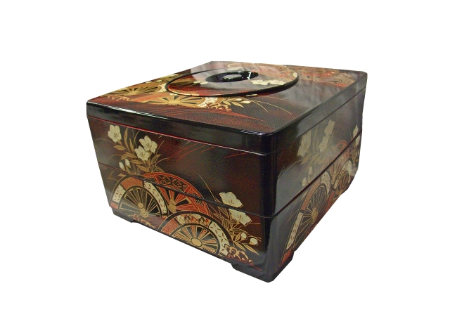 重箱の隅をつつくのイメージ写真