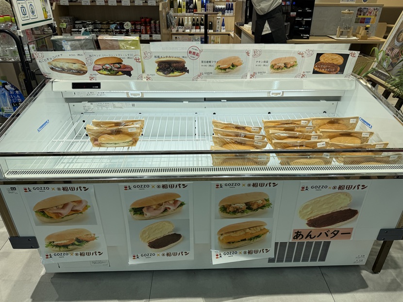 盛岡駅 福田パンの販売商品の様子（現地写真）