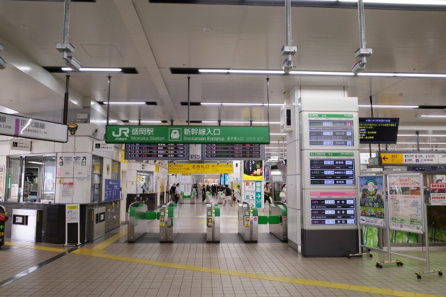 盛岡駅新幹線改札の風景写真