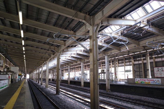 新潟駅の新幹線ホームの写真