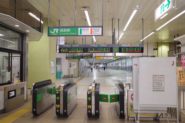 福島駅の西口改札の風景写真