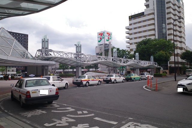 福島駅西口のタクシー乗り場の風景写真