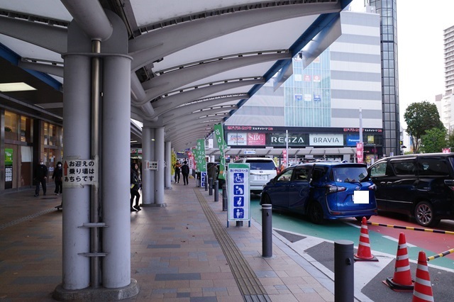 郡山駅の一般車の進入の様子の写真