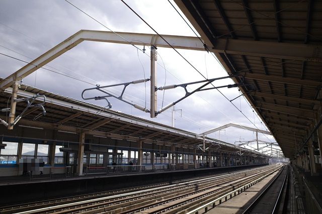 郡山駅の新幹線ホームの風景写真