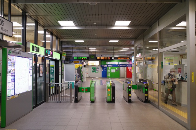 名取駅の改札の風景写真