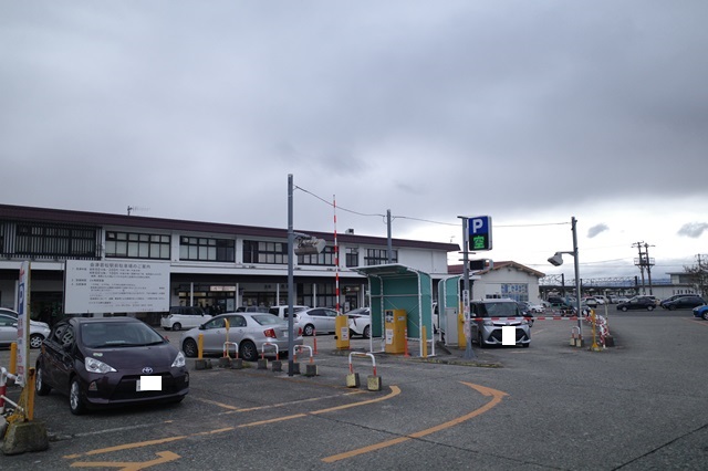 会津若松駅駅前の駐車場の写真