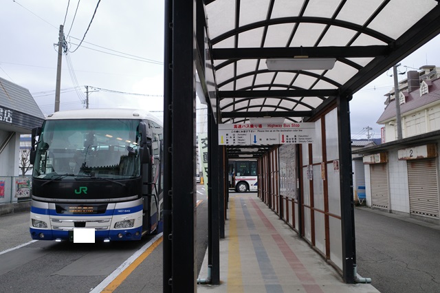 会津若松駅のバスターミナルの写真