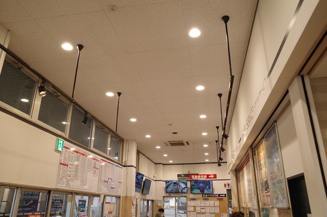 会津若松駅のバスターミナルの写真