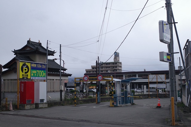 会津若松駅の駐車場の写真