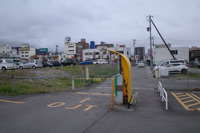 会津若松駅の駐車場の写真