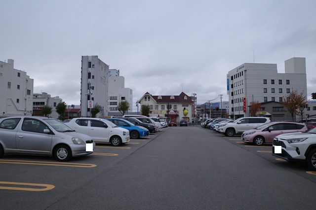 会津若松駅の駐車場の写真