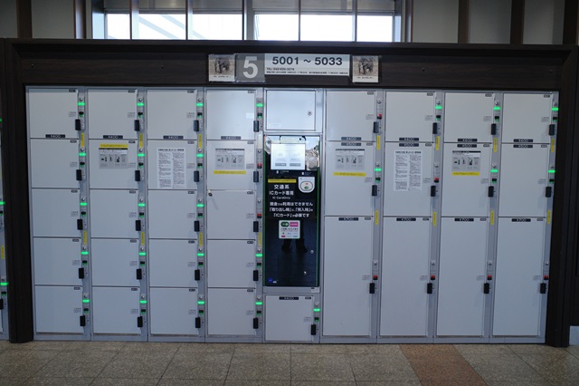 八王子駅改札外1番の箇所のコインロッカーの写真