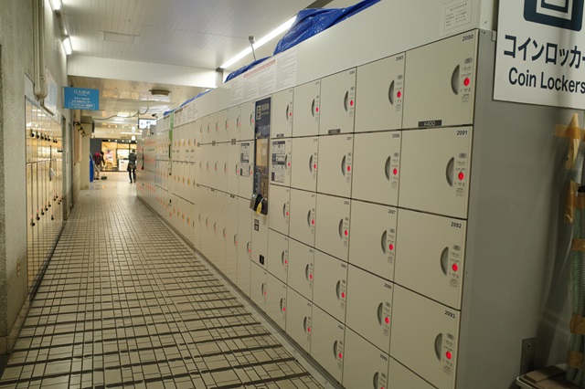 横浜駅のコインロッカー赤丸②番の設置写真