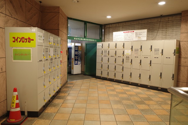熊谷駅の赤丸③・④番の箇所のコインロッカーの写真