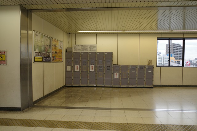 熊谷駅の赤丸⑥番の箇所のコインロッカーの写真