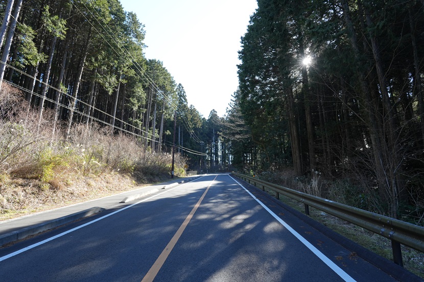 西行戻しの松公園への上り坂