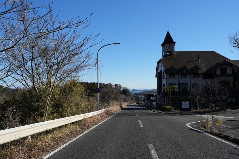 西行戻しの松公園への上り坂