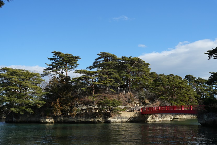 雄島と渡月橋の写真
