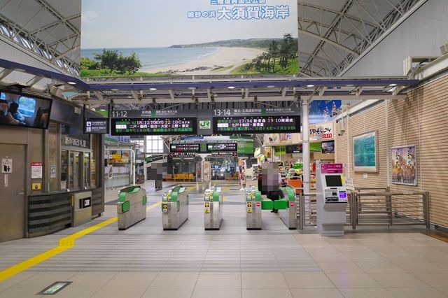 八戸駅の新幹線改札の風景写真