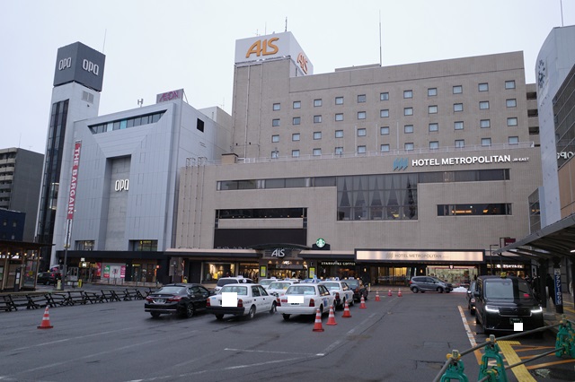 秋田駅西口のメトロポリタン脇のスタバの写真