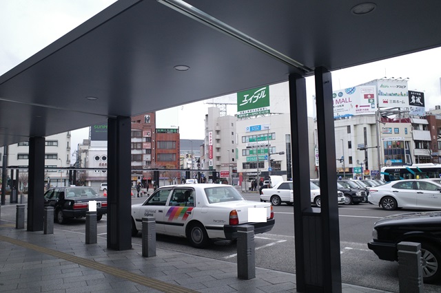 松本駅のタクシー乗り場の写真