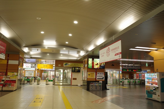 新青森駅の改札の風景写真