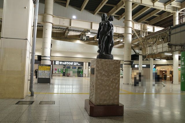 上野駅の三相の像の写真