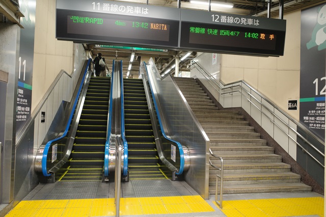 上野駅の11－12番線乗り場の風景写真