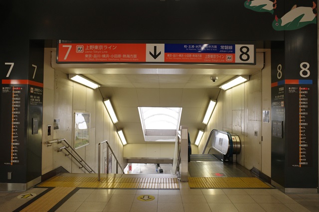 上野駅の3階7－8番線乗り場の風景写真