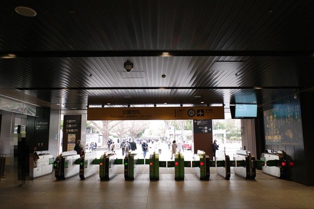 上野駅の公園口改札の写真