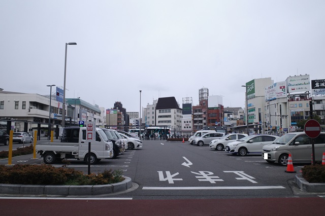 松本駅西口の駅前駐車場の写真