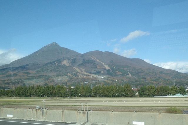 会津若松へ行く高速バスからの風景