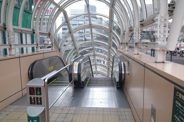 仙台駅西口のバス乗り場の案内板