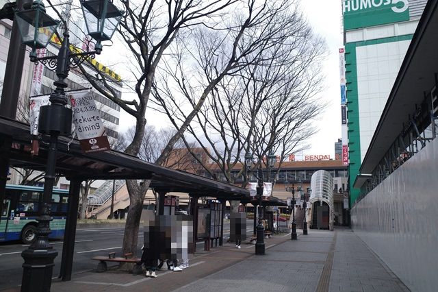 仙台駅西口の22番バス乗り場