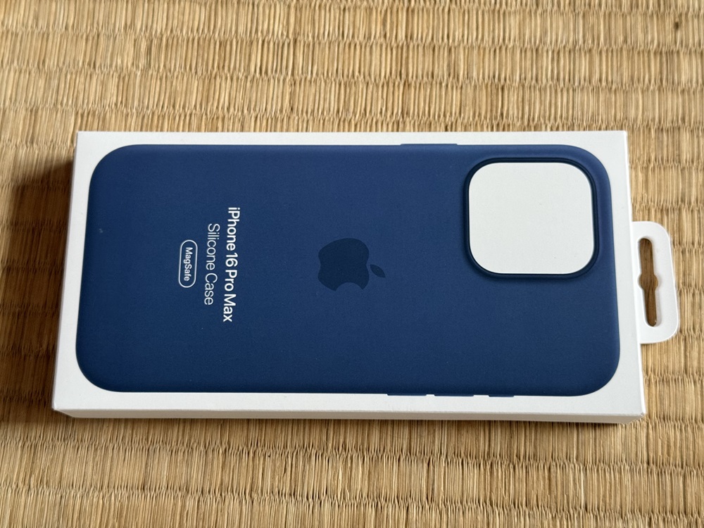 iphone16pro maxのシリコンカバーの写真