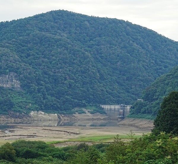 水が枯れた栗駒ダム