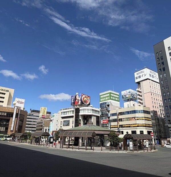 盛岡駅前のロータリーの風景