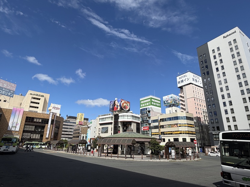 盛岡駅前のロータリーの風景