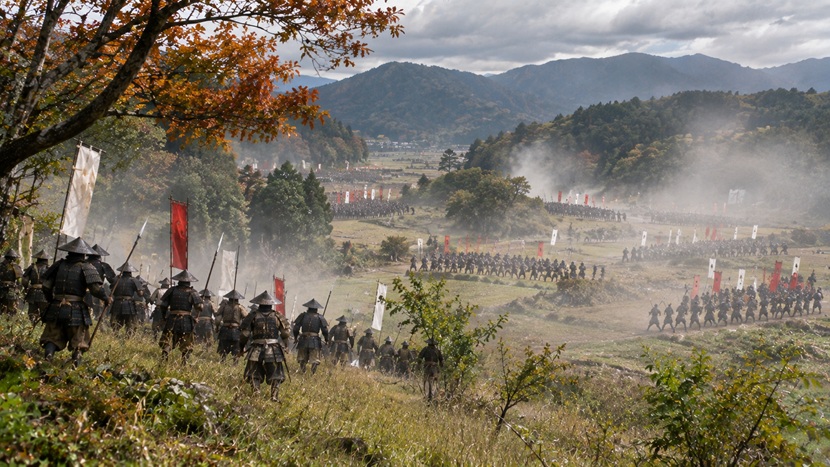 関ヶ原の戦いで軍勢が進路を変え戦況が混乱する様子をイメージした戦国時代の風景
