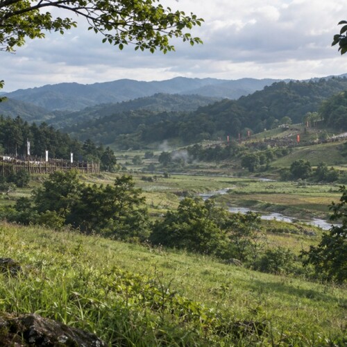1575年の長篠の戦いで織田徳川連合軍と武田軍が対峙した設楽原の歴史再現風景